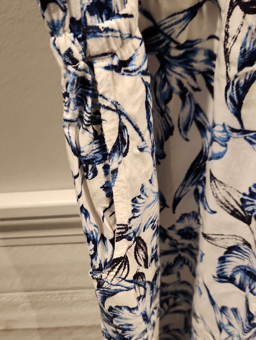 EUC Tommy Bahama White Maxi Dress with Blue Floral Print Sz M - Picture 6 of 8